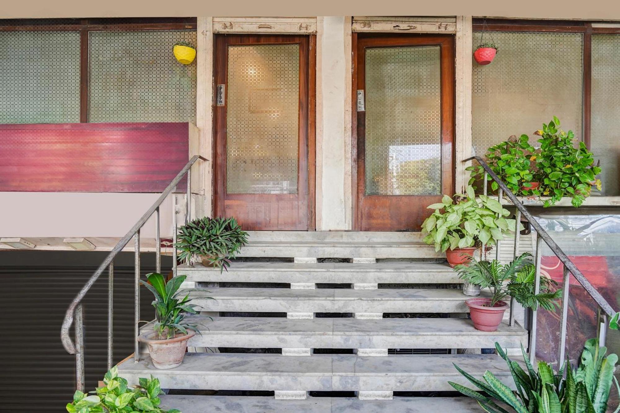 Super Collection O Ratan Lal Nagar Hotell Kānpur Eksteriør bilde