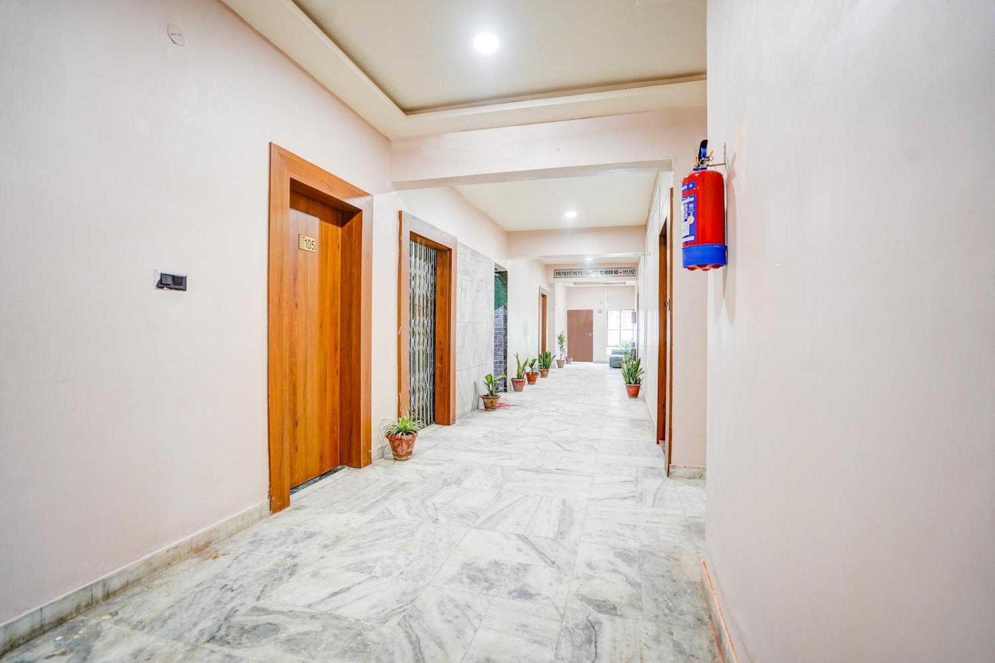 Super Collection O Ratan Lal Nagar Hotell Kānpur Eksteriør bilde