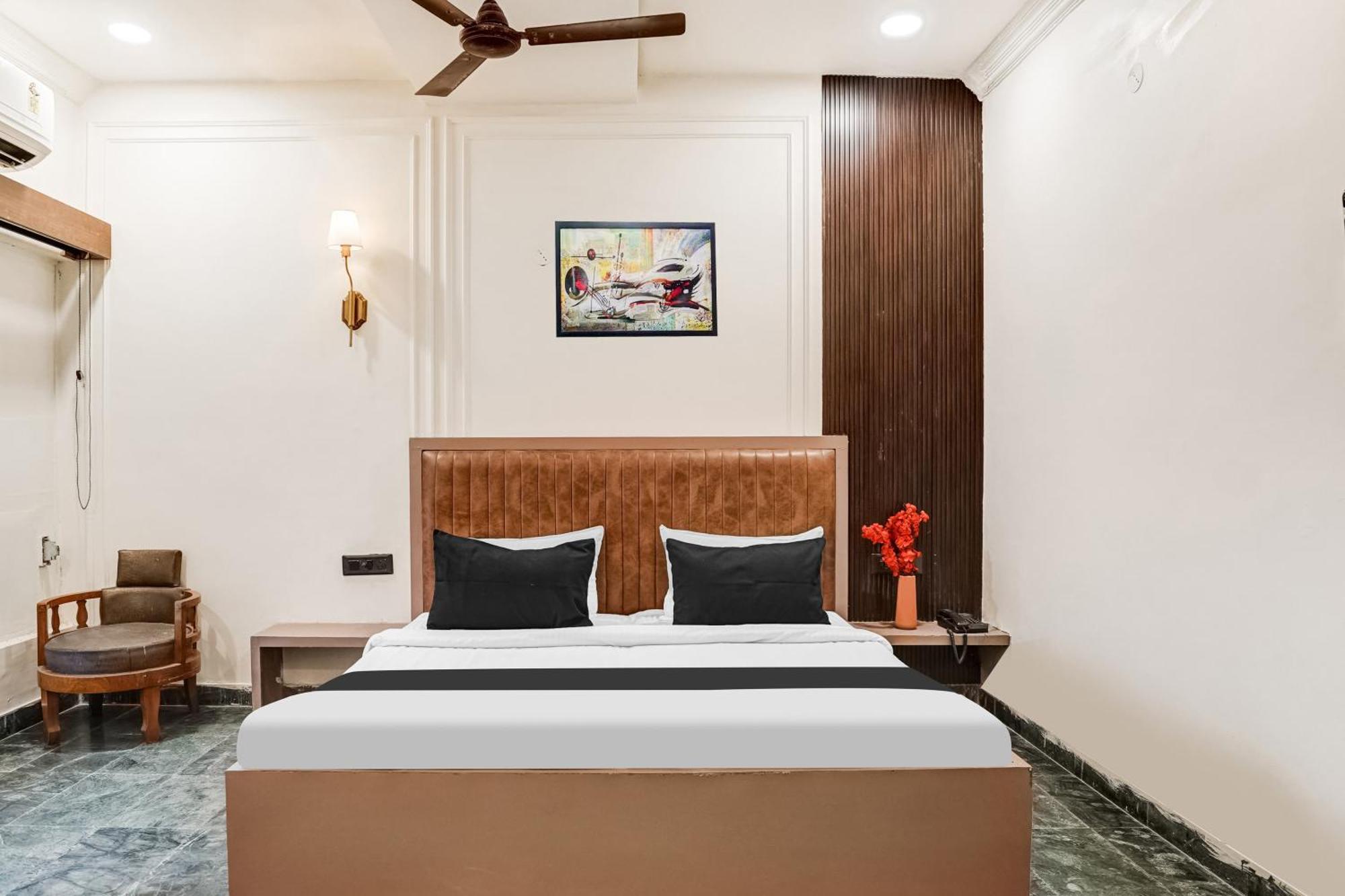 Super Collection O Ratan Lal Nagar Hotell Kānpur Eksteriør bilde